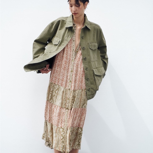 Zara Multi Pocket Jacket Small 
Khaki Military
95.0
Size: S | Zara
Worn once - Picture 3 of 12